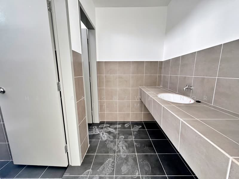 Shop for Rent in Bandar Tasik Kesuma (Beranang) - Herman Sazwan Nor Rahim - Pantry - PropertyGuru.com.my