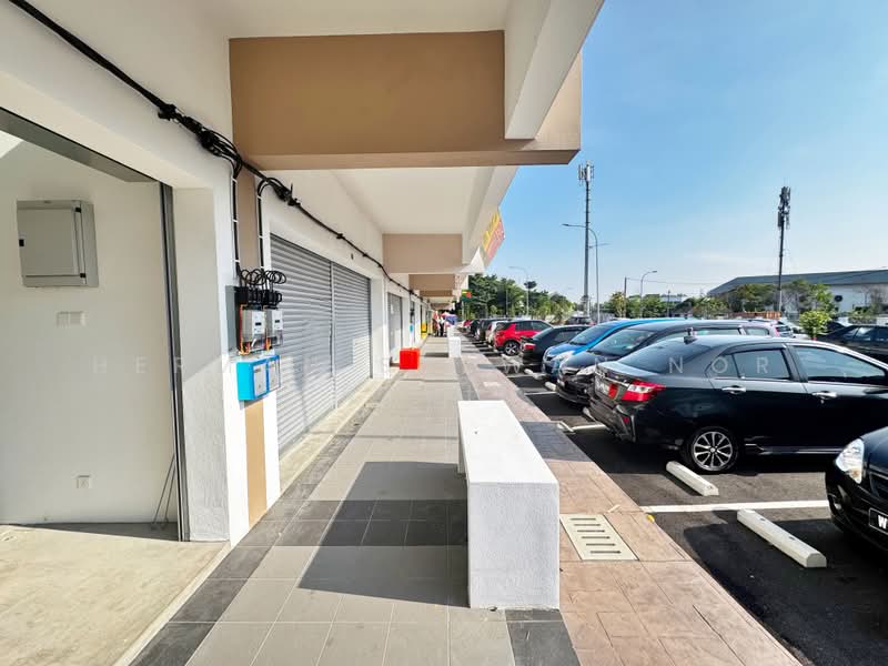 Shop for Rent in Bandar Tasik Kesuma (Beranang) - Herman Sazwan Nor Rahim - Corridor - PropertyGuru.com.my