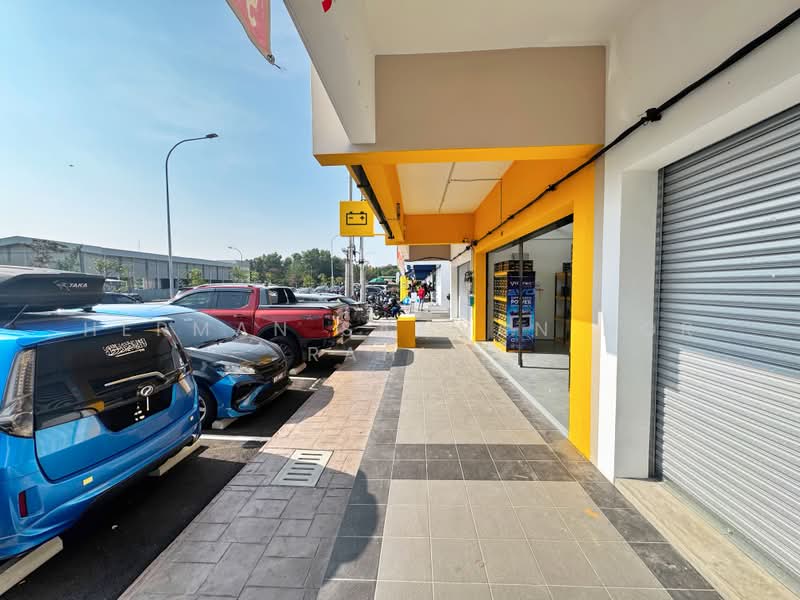 Shop for Rent in Bandar Tasik Kesuma (Beranang) - Herman Sazwan Nor Rahim - Corridor - PropertyGuru.com.my