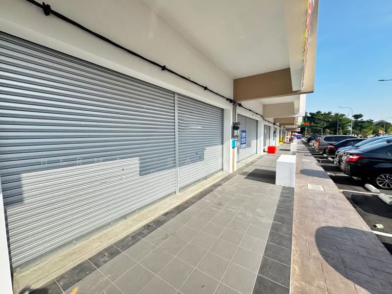 Shop for Rent in Bandar Tasik Kesuma (Beranang) - Herman Sazwan Nor Rahim - Corridor - PropertyGuru.com.my