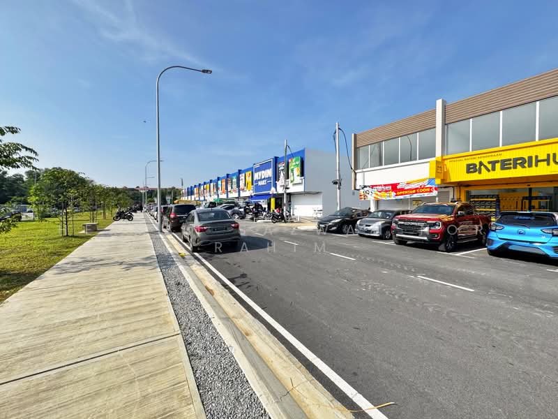 Shop for Rent in Bandar Tasik Kesuma (Beranang) - Herman Sazwan Nor Rahim - Exterior - PropertyGuru.com.my
