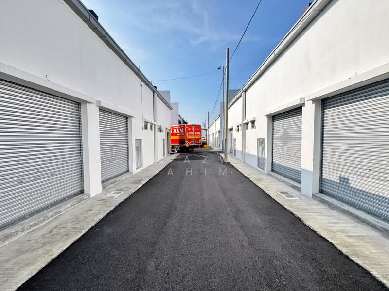 Shop for Rent in Bandar Tasik Kesuma (Beranang) - Herman Sazwan Nor Rahim - Exterior - PropertyGuru.com.my