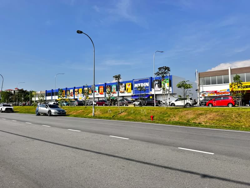 Shop for Rent in Bandar Tasik Kesuma (Beranang) - Herman Sazwan Nor Rahim - Exterior - PropertyGuru.com.my