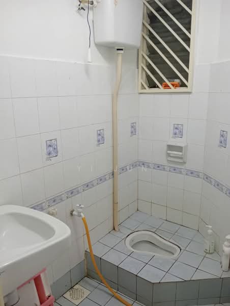 Apartment for Sale at Sri Cempaka (Puchong Jaya) - Yi Jun - Bathroom - PropertyGuru.com.my