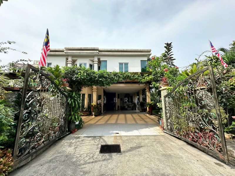 Semi-Detached House for Sale in Kelana Jaya (Petaling Jaya) - Azli Ibrahim - Exterior - PropertyGuru.com.my