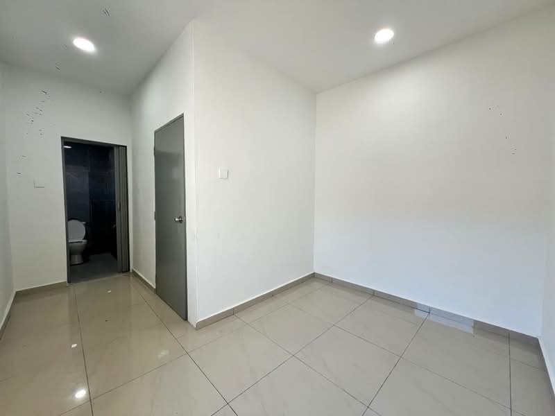 2-storey Terraced House for Sale in Taman Bukit Kempas (Tampoi) - Xiao Yu - PropertyGuru.com.my