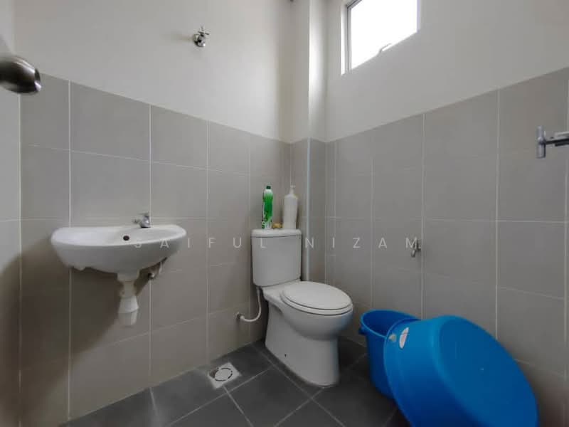 Terraced House for Sale in Nilai (Negeri Sembilan) - Saiful Nizam - Bathroom - PropertyGuru.com.my