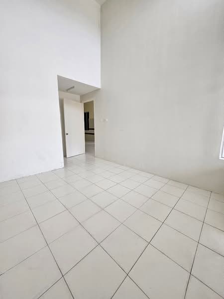 Semi-Detached House for Sale in Taman Tawas Jaya (Ipoh) - Tee Pony - Master bedroom - PropertyGuru.com.my