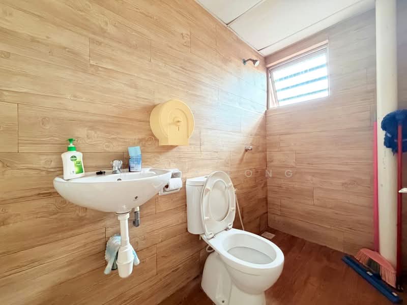 Kedai untuk Disewa di Johor Bahru (Johor) - Enrica Long - Bathroom - PropertyGuru.com.my