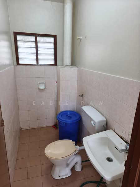 Apartment for Sale at Kinrara Putri - Eadie Paw - Bathroom - PropertyGuru.com.my