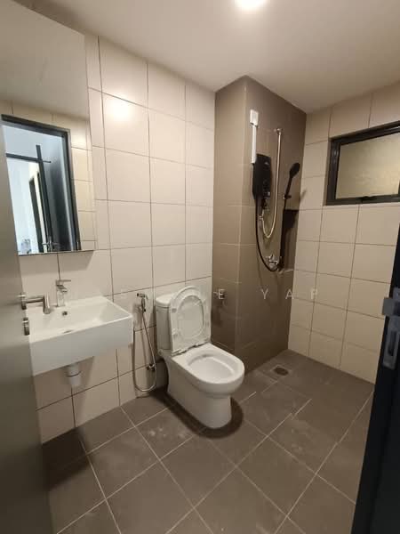 Servis Apartment untuk Disewa di D'Quince Residences - Jasmine Yap - Bathroom - PropertyGuru.com.my