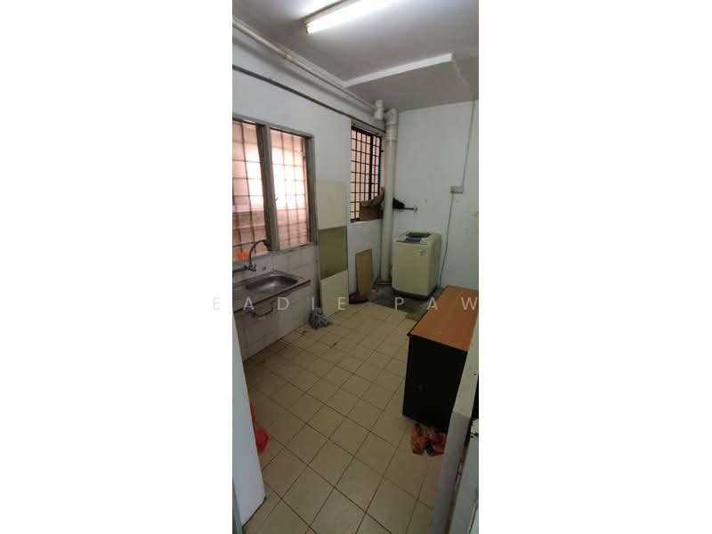 Apartment for Sale at Pangsapuri Seri Pulai - Eadie Paw - Kitchen - PropertyGuru.com.my