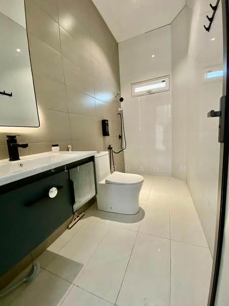 Rumah Banglo untuk Dijual di Sungai Merab (Dengkil) - Azli Ibrahim - Bathroom - PropertyGuru.com.my