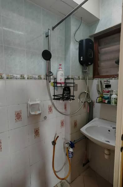 Pangsapuri untuk Dijual di Aman Dua - JK Leong - Bathroom - PropertyGuru.com.my