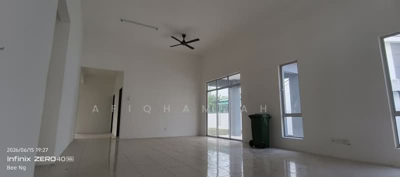 Rumah Banglo untuk Disewa di Ara Kuda (Tasek Gelugor) - AfiqHamzah . - Living Room - PropertyGuru.com.my