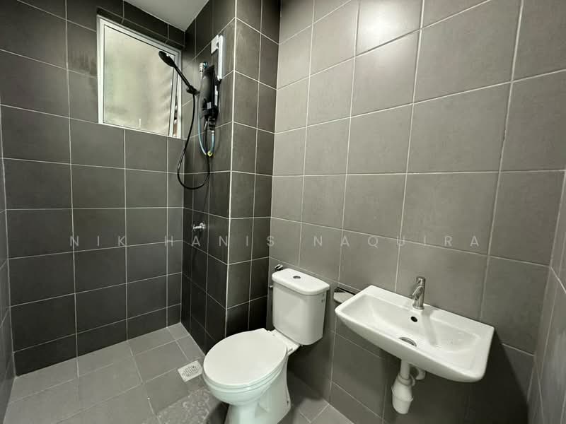 Kondominium untuk Disewa di Nikka Residence - Nik Hanis Naquira - Bathroom - PropertyGuru.com.my