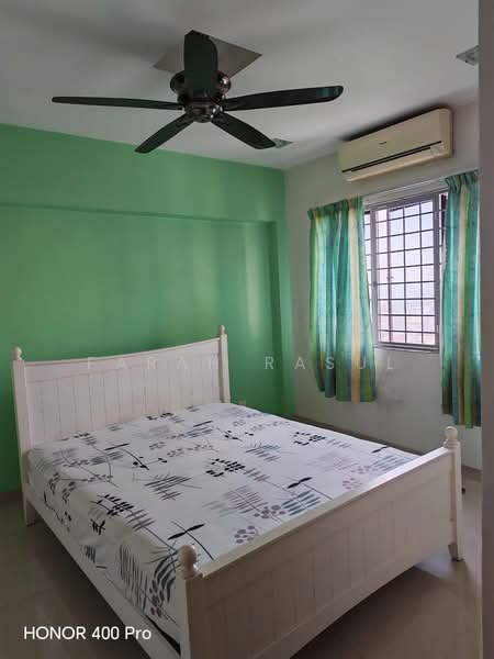 Pangsapuri untuk Dijual di Perdana Puri - Farah Rasul - Bedroom - PropertyGuru.com.my