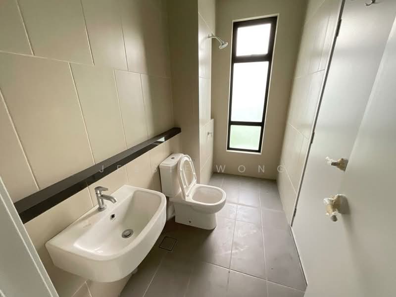 Semi-Detached House for Sale in Kota Emerald (Rawang) - Jessie Wong - Bathroom - PropertyGuru.com.my