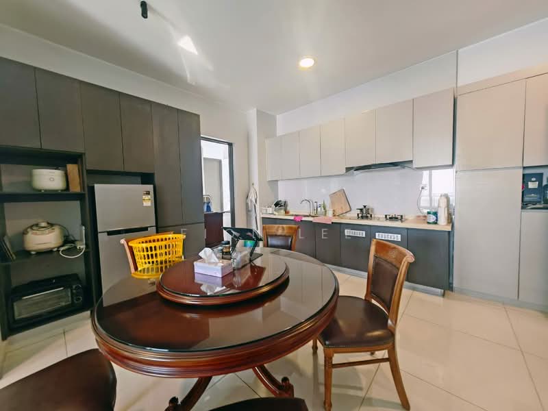 Kondominium untuk Dijual di Bay Laurel @ Country Garden Danga Bay - Fion Lee - Kitchen - PropertyGuru.com.my
