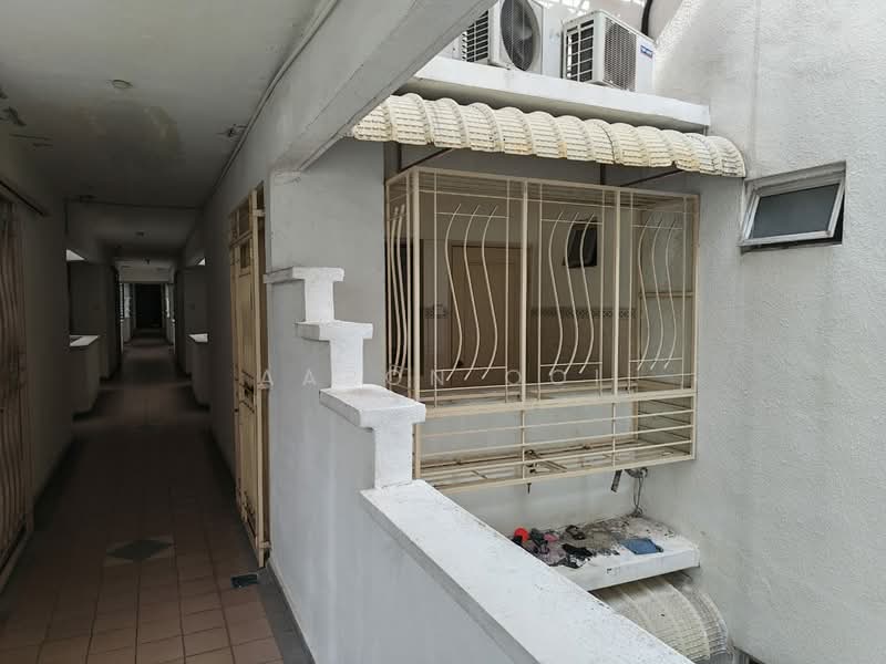 Kondominium untuk Dijual di Villa Emas - Aaron Ooi - Corridor - PropertyGuru.com.my