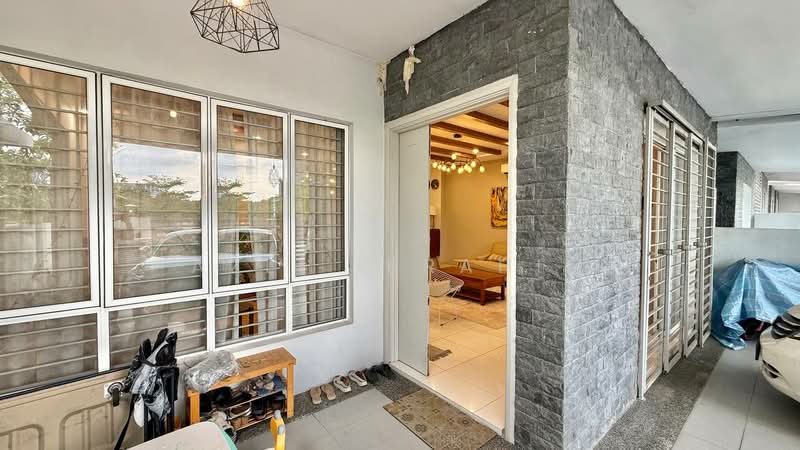 Rumah Teres 2 Tingkat untuk Dijual di D'Kayangan (Shah Alam) - Azli Ibrahim - Living Room - PropertyGuru.com.my