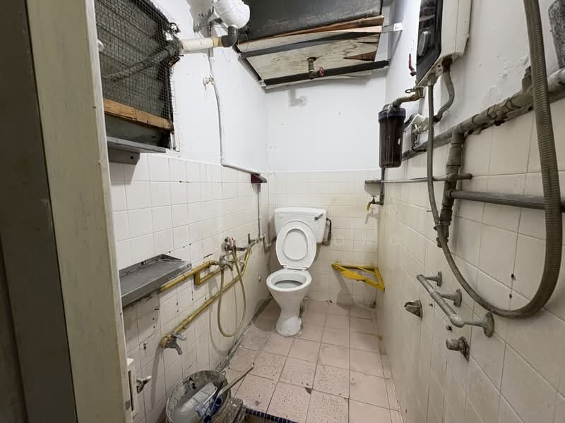Flat for Sale at Lembah Maju Flat (RP1 RP2 RP3 RP4) - Shann Wong - Bathroom - PropertyGuru.com.my