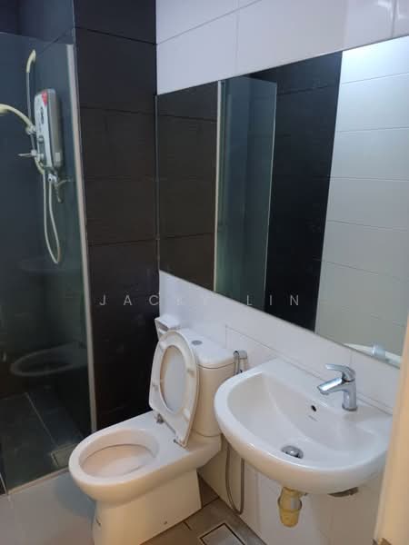 Servis Apartment untuk Disewa di Utropolis Suites 1 - Jacky Lin - Bathroom - PropertyGuru.com.my