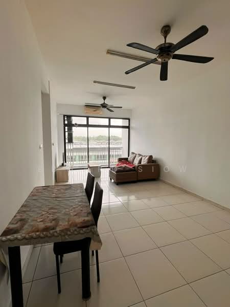 Servis Apartment untuk Dijual di Sky Gardens Residences - Edward Siow - Living Room - PropertyGuru.com.my