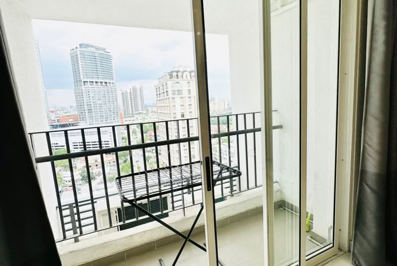 Kondominium untuk Disewa di Zenith Residences - Key Ling - Balcony - PropertyGuru.com.my