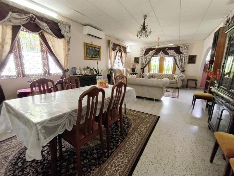 Rumah Banglo untuk Dijual di Kampung Tunku (Petaling Jaya) - Margaret Than - Dining Room - PropertyGuru.com.my