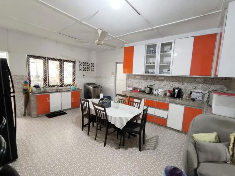 Rumah Banglo untuk Dijual di Kampung Tunku (Petaling Jaya) - Margaret Than - Kitchen - PropertyGuru.com.my
