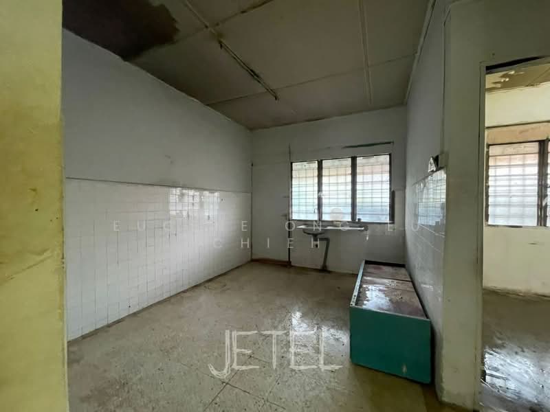 1-storey Terraced House for Sale in Taman Sentosa (Klang) - Eugene Ong Eu chieh - Kitchen - PropertyGuru.com.my