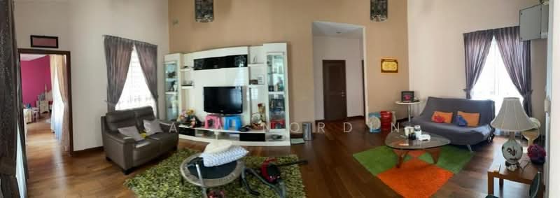 Rumah Berkembar untuk Dijual di Bukit Jelutong (Shah Alam) - Sa'a Nordin - Living Room - PropertyGuru.com.my