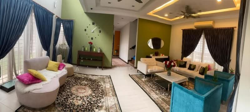 Rumah Berkembar untuk Dijual di Bukit Jelutong (Shah Alam) - Sa'a Nordin - Living Room - PropertyGuru.com.my