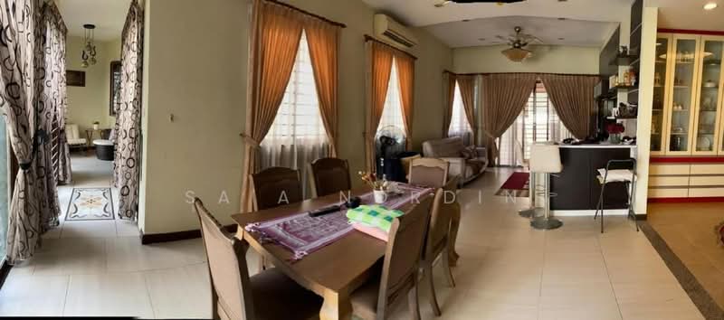 Rumah Berkembar untuk Dijual di Bukit Jelutong (Shah Alam) - Sa'a Nordin - Living Room - PropertyGuru.com.my