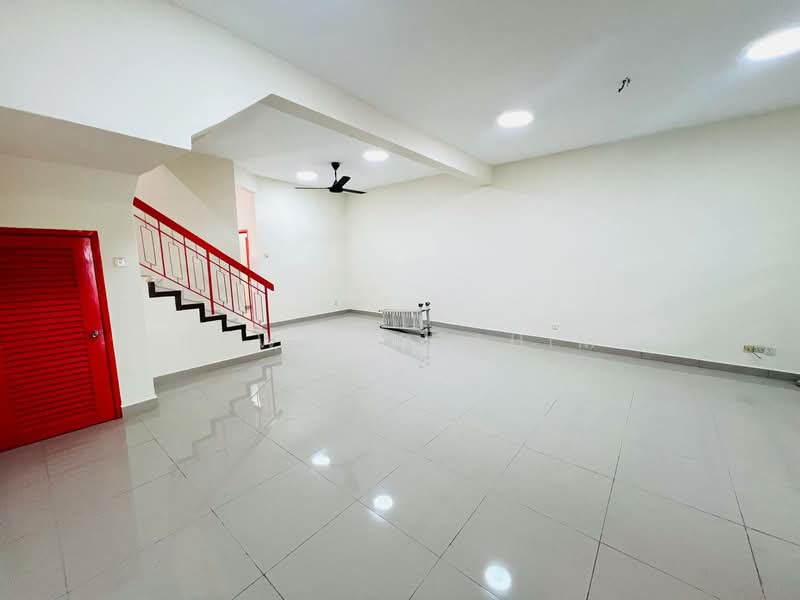 Rumah Teres 2 Tingkat untuk Dijual di Taman Pelangi Semenyih (Semenyih) - Hawa Ibrahim - Living Room - PropertyGuru.com.my