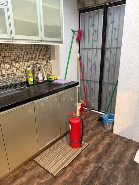 Rumah Teres 2.5 Tingkat untuk Disewa di Presint 16 (Putrajaya) - Maznee Realtor - Kitchen - PropertyGuru.com.my