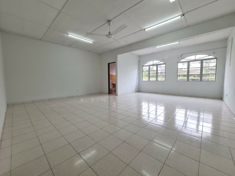 Rumah Teres 2-Tingkat untuk Disewa di Taman Taynton View (Cheras) - Ken Lew - Living Room - PropertyGuru.com.my