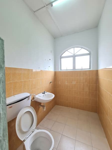 Rumah Teres 2-Tingkat untuk Disewa di Taman Taynton View (Cheras) - Ken Lew - Bathroom - PropertyGuru.com.my