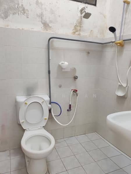 2-storey Terraced House for Sale in Bandar Utama 3 (Bandar Utama) - Elven Tan - Bathroom - PropertyGuru.com.my