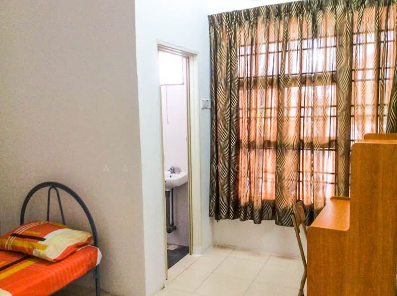 1-storey Terraced House for Sale in Kampar Putra (Kampar) - Aaron Wong - Bedroom - PropertyGuru.com.my