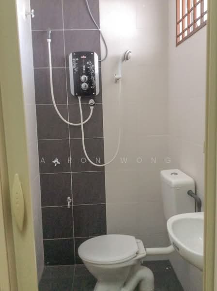 1-storey Terraced House for Sale in Kampar Putra (Kampar) - Aaron Wong - Bathroom - PropertyGuru.com.my