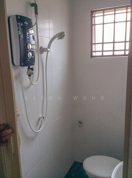 1-storey Terraced House for Sale in Kampar Putra (Kampar) - Aaron Wong - Bathroom - PropertyGuru.com.my