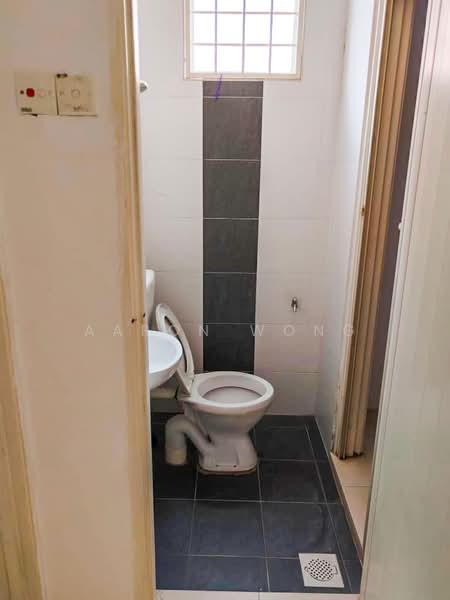 1-storey Terraced House for Sale in Kampar Putra (Kampar) - Aaron Wong - Bathroom - PropertyGuru.com.my