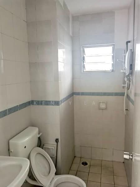 Pangsapuri untuk Dijual di Plaza 393 - Kenny Lai - Bathroom - PropertyGuru.com.my