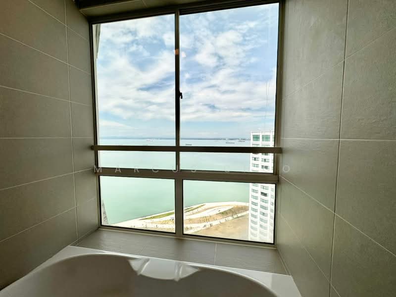 Condominium for Rent at Gurney Beach Resort - Marcus Choo - Bathroom - PropertyGuru.com.my