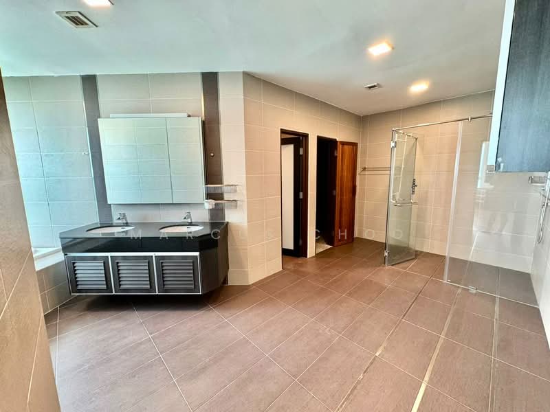 Condominium for Rent at Gurney Beach Resort - Marcus Choo - Bathroom - PropertyGuru.com.my