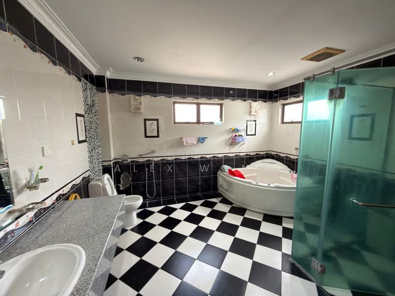 Bungalow for Rent in Ampang (Selangor) - Alex Wong - Bathroom - PropertyGuru.com.my