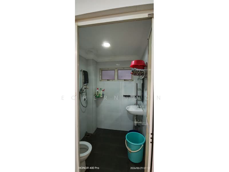 Pangsapuri untuk Disewa di Seri Puri - Eqhern Oon - Bathroom - PropertyGuru.com.my