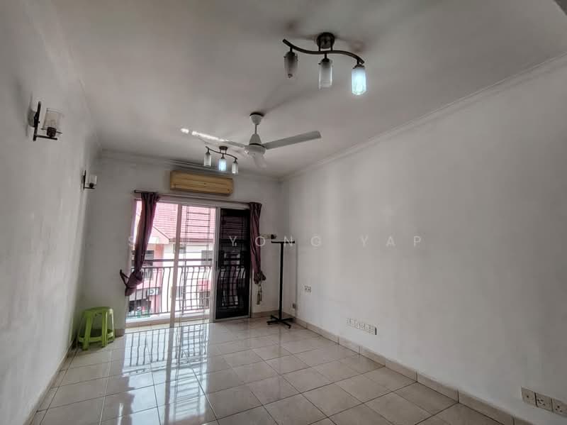 Pangsapuri untuk Dijual di Gembira Park - sau yong yap - Living Room - PropertyGuru.com.my